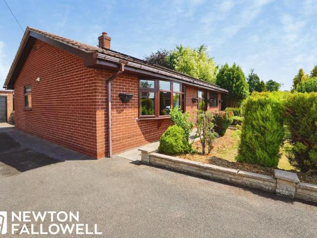 2 bedroom detached bungalow for sale