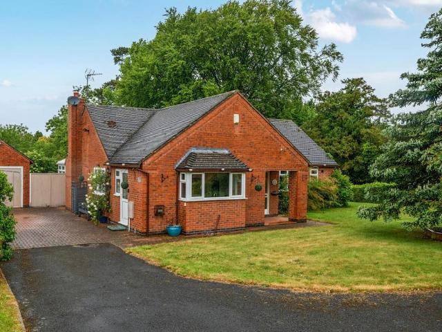 3 bedroom detached bungalow for sale