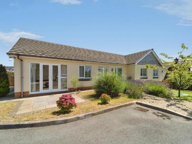 3 bedroom bungalow for sale