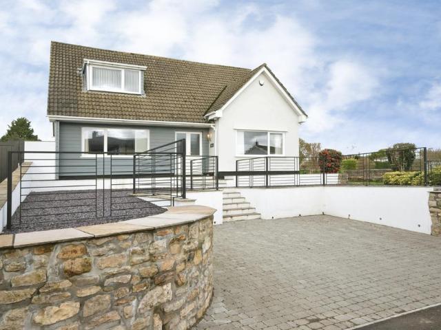 4 bedroom bungalow for sale