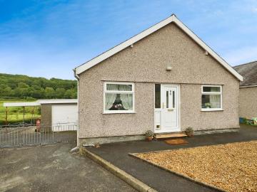 3 bedroom bungalow for sale