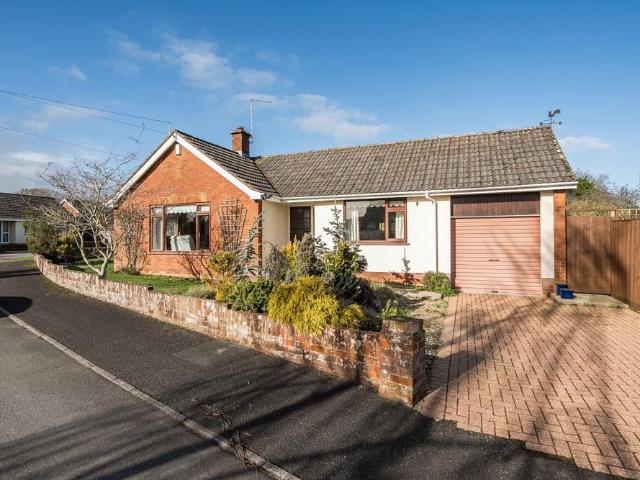 3 bedroom bungalow for sale