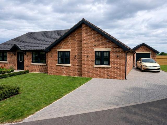 2 bedroom bungalow for sale
