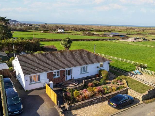 4 bedroom bungalow for sale