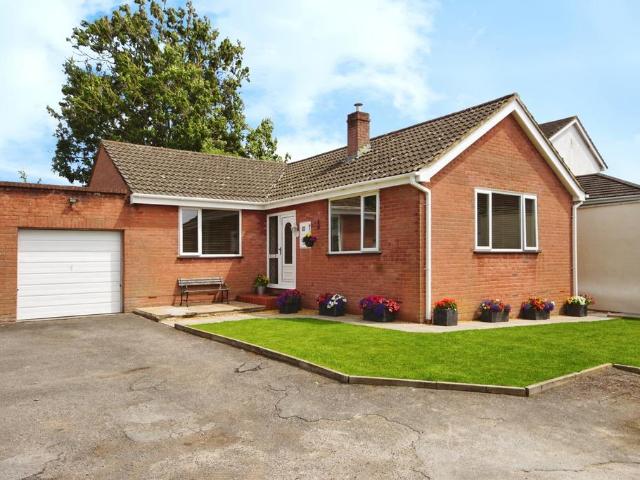 3 bedroom bungalow for sale