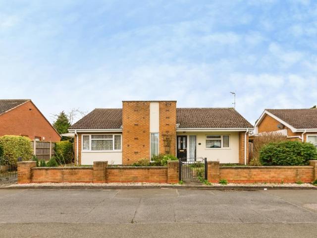 3 bedroom bungalow for sale
