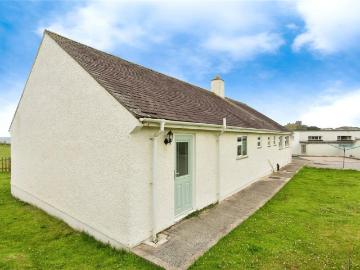 4 bedroom bungalow for sale