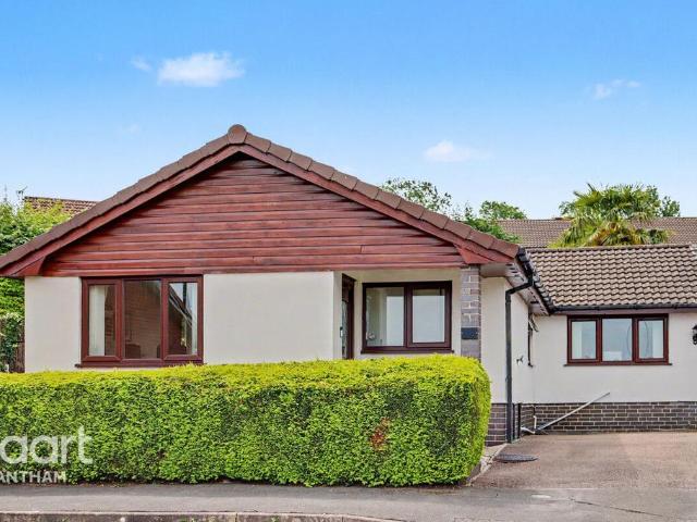 3 bedroom bungalow for sale