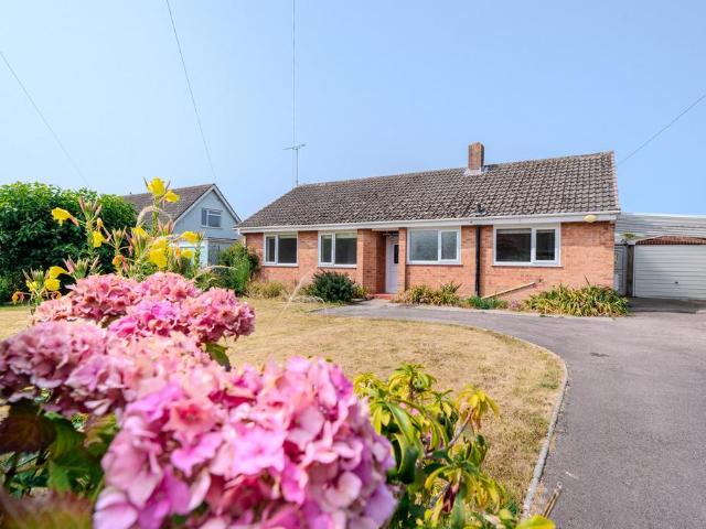 3 bedroom bungalow for sale