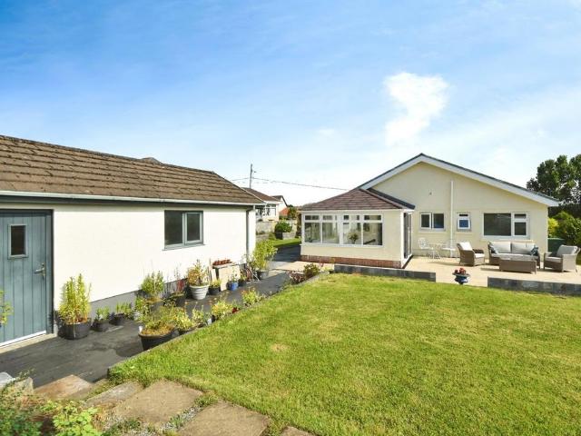 3 bedroom bungalow for sale