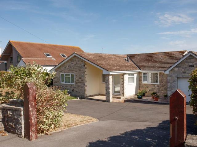 3 bedroom bungalow for sale