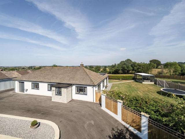 3 bedroom bungalow for sale