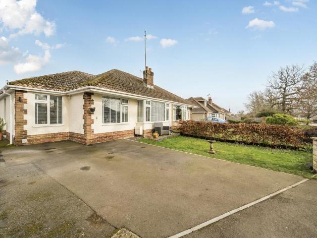 3 bedroom semi detached bungalow for sale