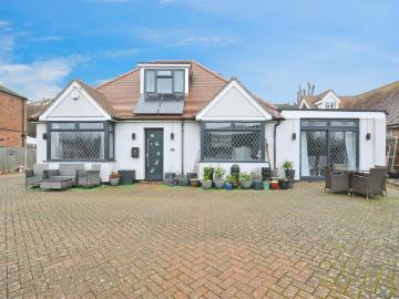 3 bedroom bungalow for sale