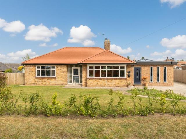3 bedroom detached bungalow for sale