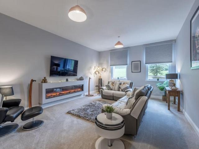 3 bedroom semi detached bungalow for sale