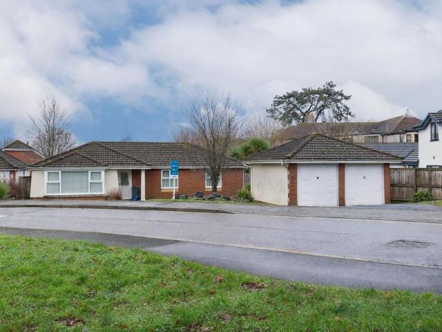 3 bedroom bungalow for sale