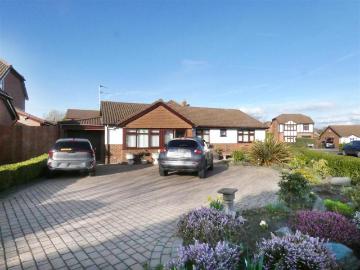 3 bedroom bungalow for sale