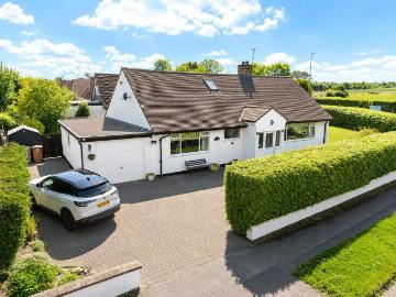 Bungalow for sale in Barnston Wirral - Equipped kitchen