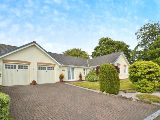 3 bedroom bungalow for sale