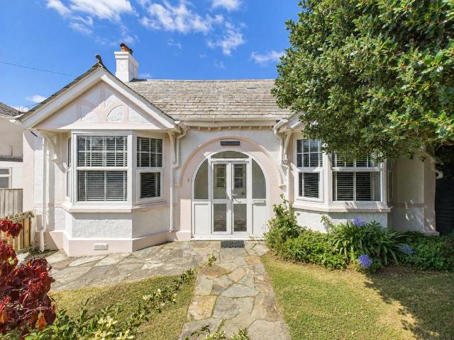 3 bedroom bungalow for sale