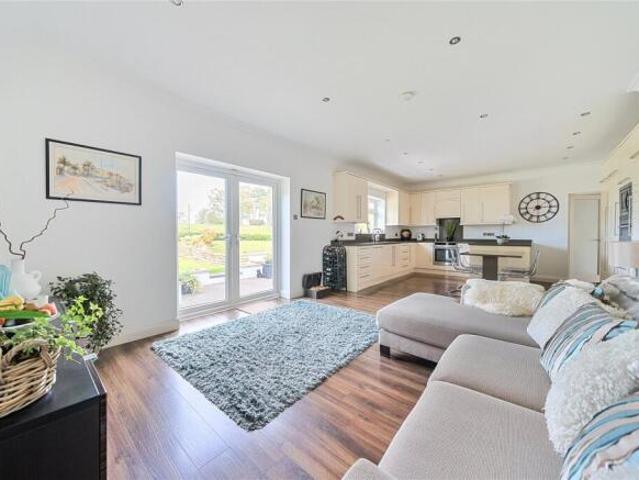3 bedroom bungalow for sale in Alwoodley Lane, Alwoodley, Leeds, LS17