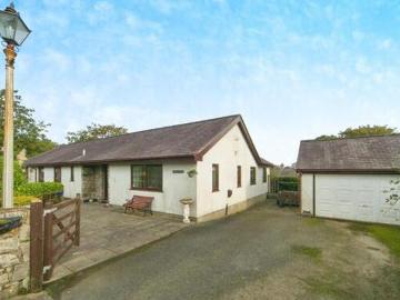Northern Ireland - Garden, Parking, Patio