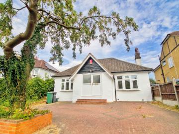 3 Bedroom Bungalow Let in