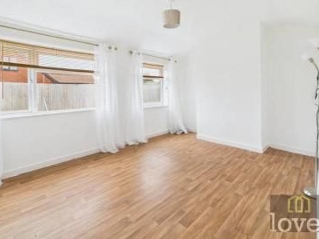 3 bedroom Bungalow To Let