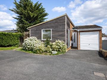 3 bedroom bungalow to rent
