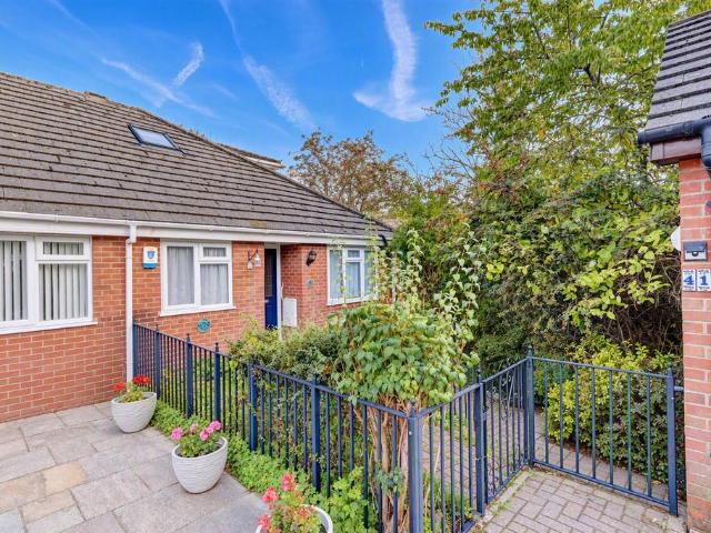3 bedroom bungalow to rent