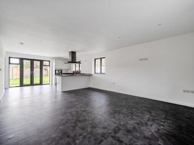 3 bedroom bungalow to rent