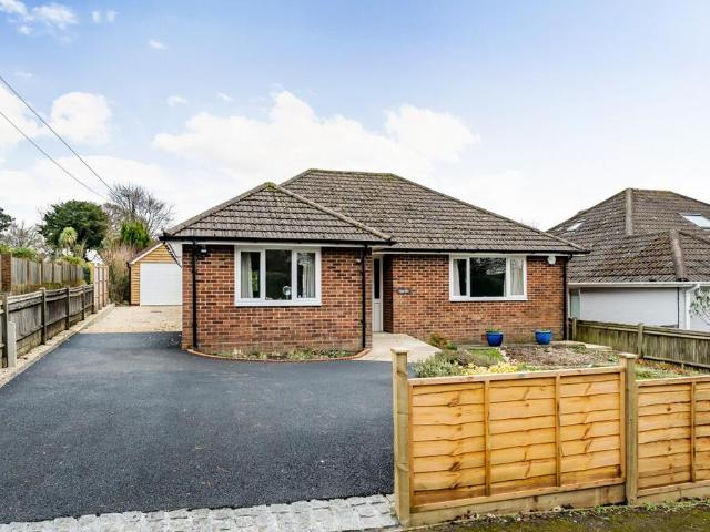 3 bedroom bungalow to rent