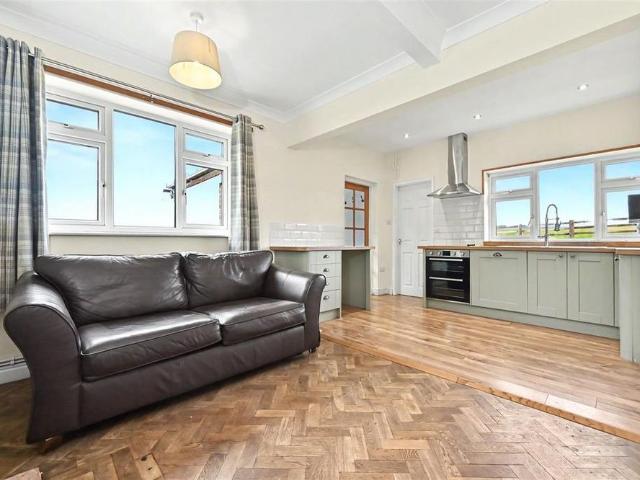 3 bedroom bungalow to rent