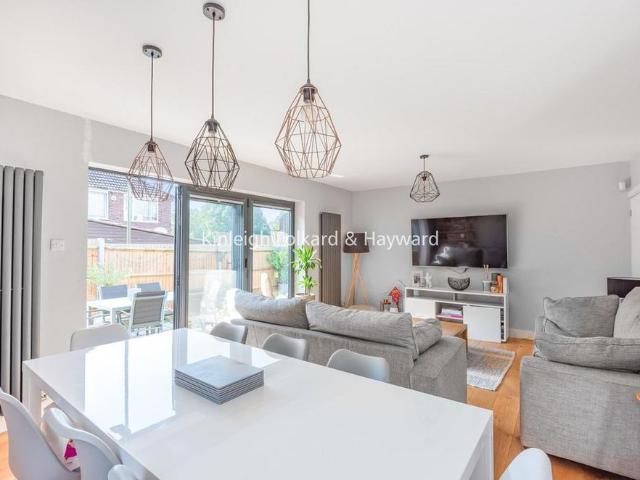 3 bedroom bungalow to rent