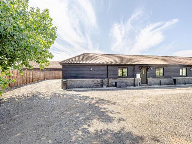 3 bedroom bungalow to rent