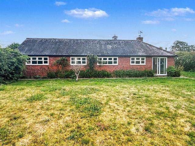 3 bedroom bungalow to rent