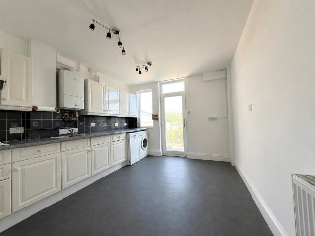 3 bedroom bungalow to rent
