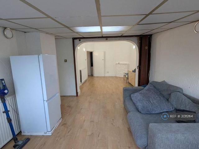 3 bedroom bungalow to rent