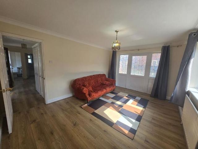 3 bedroom bungalow to rent