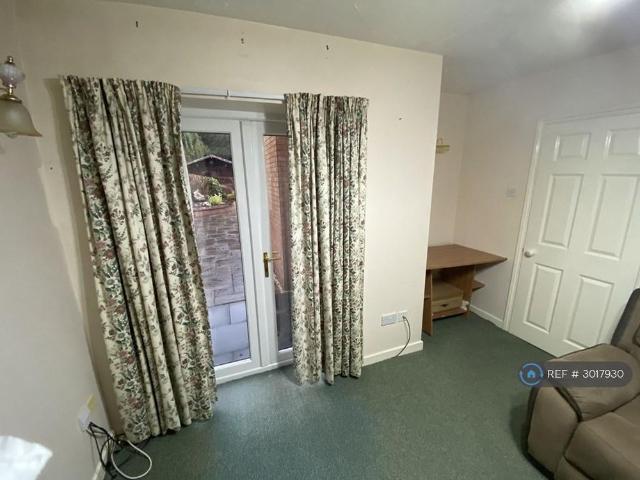 3 bedroom bungalow to rent