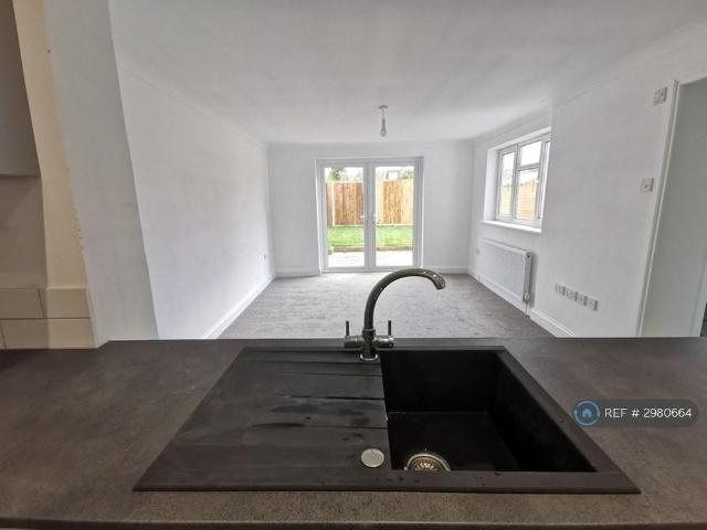 3 bedroom bungalow to rent