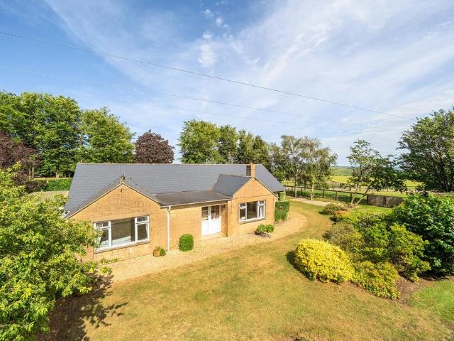 3 bedroom bungalow to rent