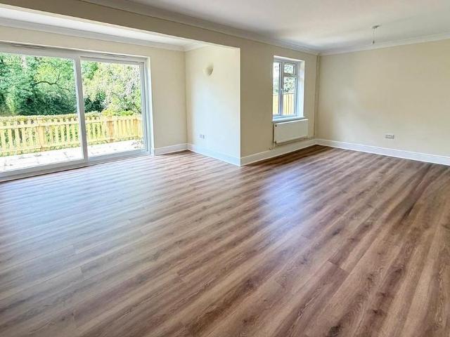 4 bedroom bungalow to rent