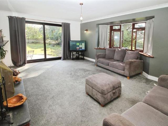 3 bedroom bungalow to rent