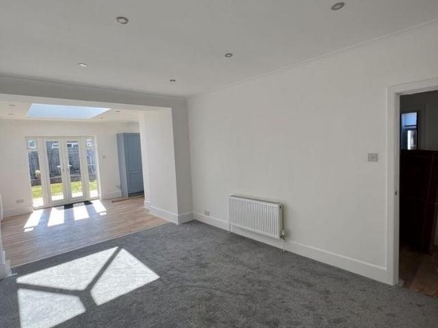 3 bedroom bungalow to rent