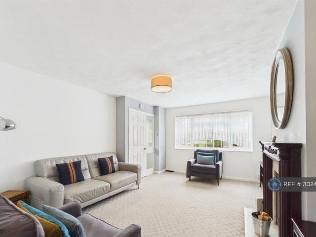 3 bedroom bungalow to rent
