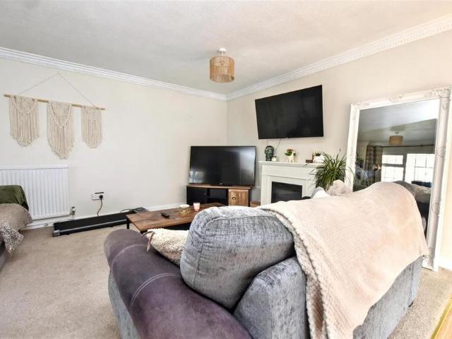 3 bedroom bungalow to rent