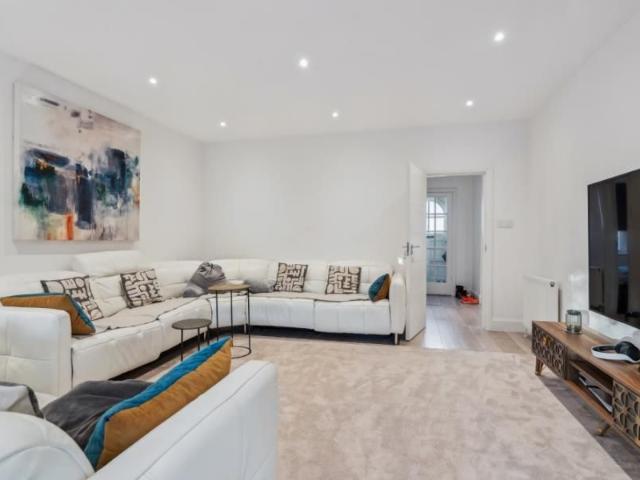 3 bedroom bungalow to rent