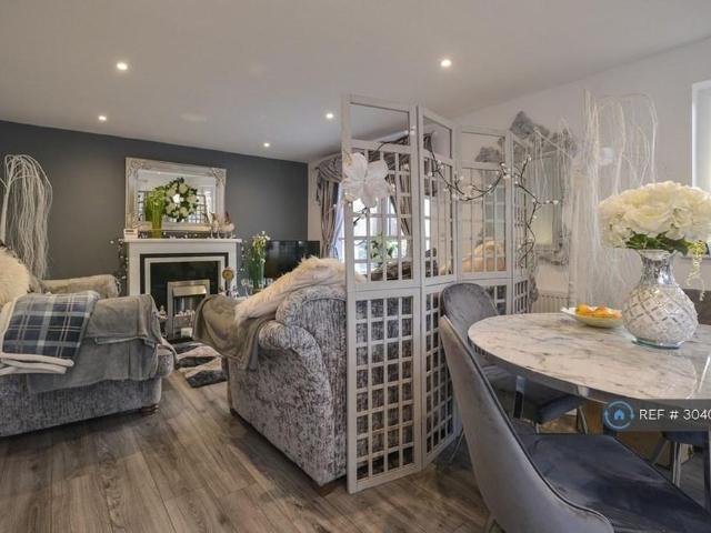 3 bedroom bungalow to rent